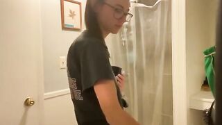 Sorella diciottenne italiana spiata in doccia
