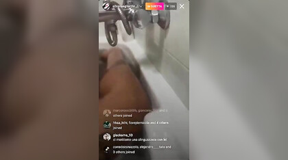 Live IG nella vasca da bagno