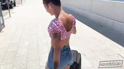 SS Pornostar italiana con un tipo dotato fa le cosacce