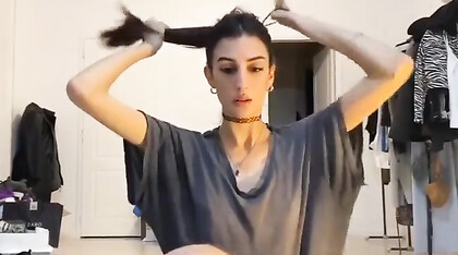 Quando si lega i capelli sai già cosa succede