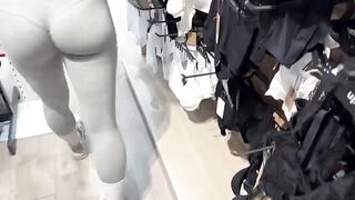 Scopo a casa una tipa con un culo spettacolare