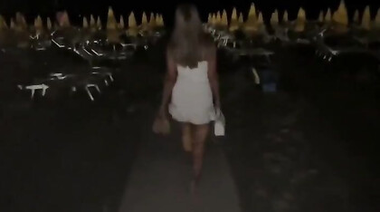 Andiamo nei lettini e spompinami tutto