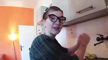 TRIVELLATA nel CULO da un idraulico impazzito