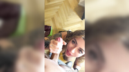 As1a V1tal3 sbocchina un fan in live