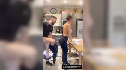 J3ssios scopata in cucina