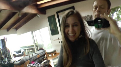 Riley Reid in ginocchio per Rocco, pompino e scopata