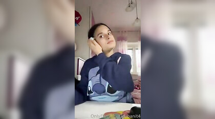 Festeggia l' esame di maturita con un dildo speciale OF